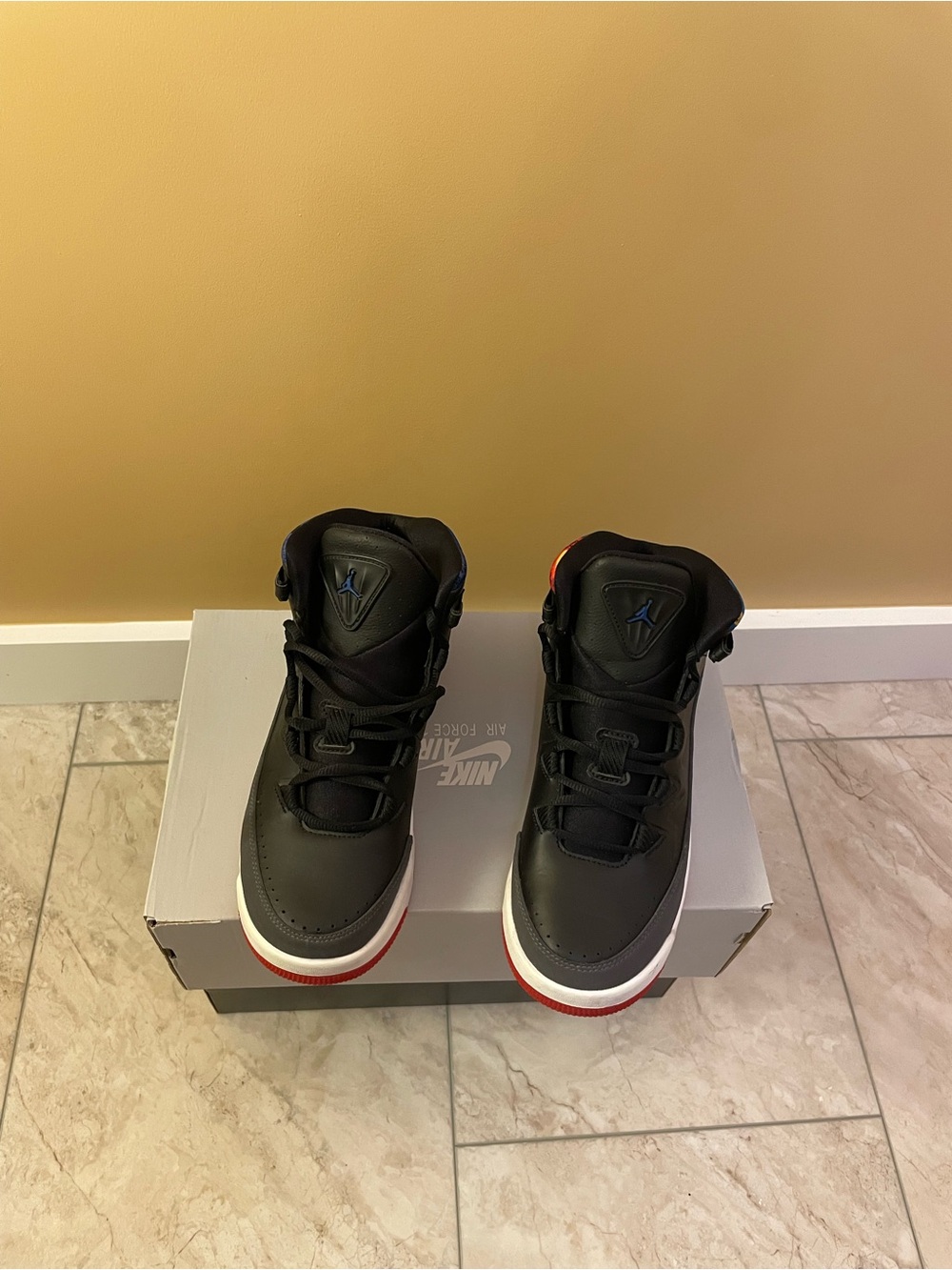 Jordan Air Deluxe BS Youth 6.5. (!Read Description!) - Picture 2 of 4